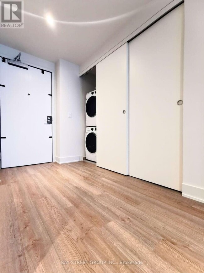 Building Photo - 8 Cumberland St