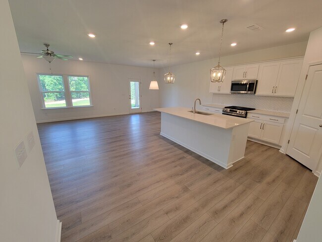 Foto del edificio - 215 Foxhill Dr