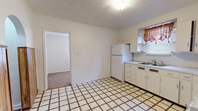 Building Photo - 334 S Jefferson Ave