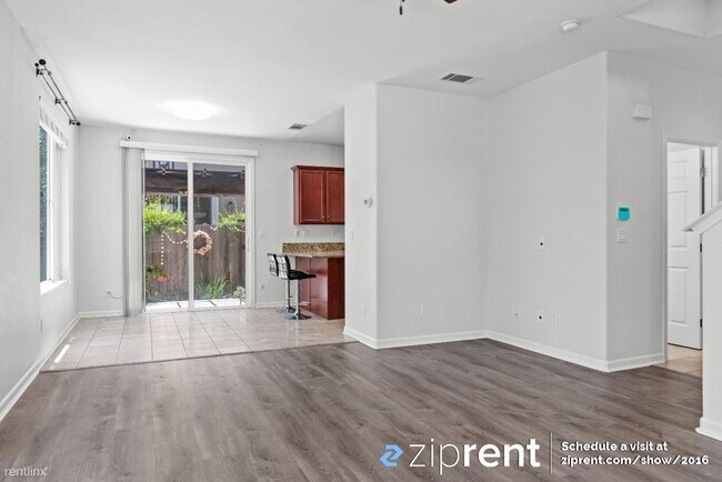 Foto del edificio - 4 br, 3 bath House - 9433 Armstrong Drive,...