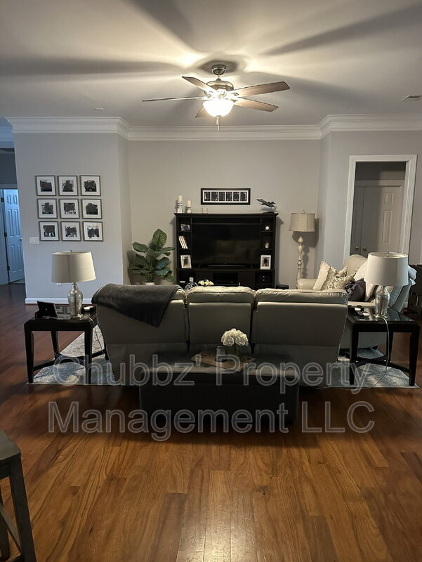 Foto del edificio - 103 Keller Springs Ct