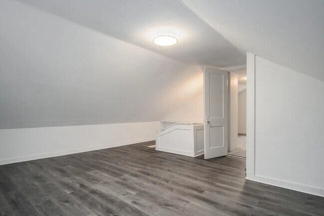 Foto del edificio - 1187 Langeland Ave