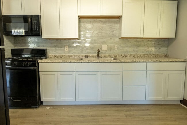 Building Photo - 277 Roderick Dr