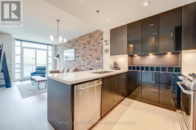 Photo du bâtiment - 88-388 Colgate Ave