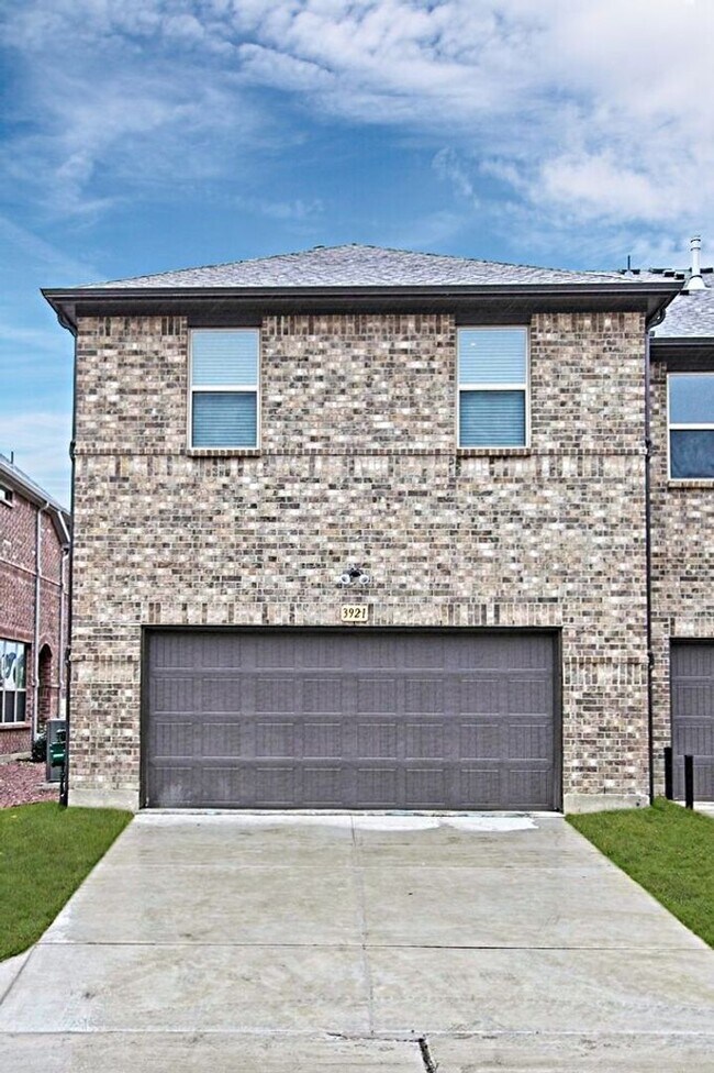 Foto del edificio - Beautiful McKinney Townhome