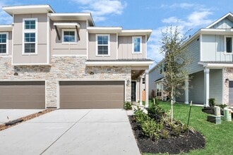 Building Photo - 2205 Via Cami Ln