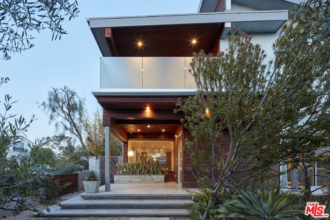 Foto principal - 3554 Frances Ave
