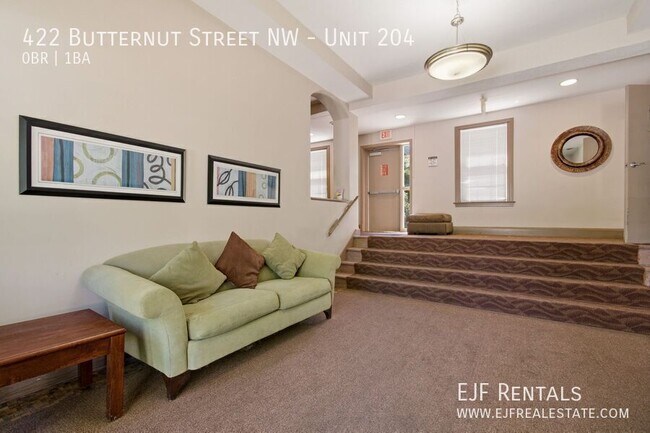 Foto del edificio - 422 Butternut St NW