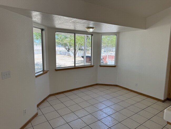 Building Photo - 9412 Hickory Ave