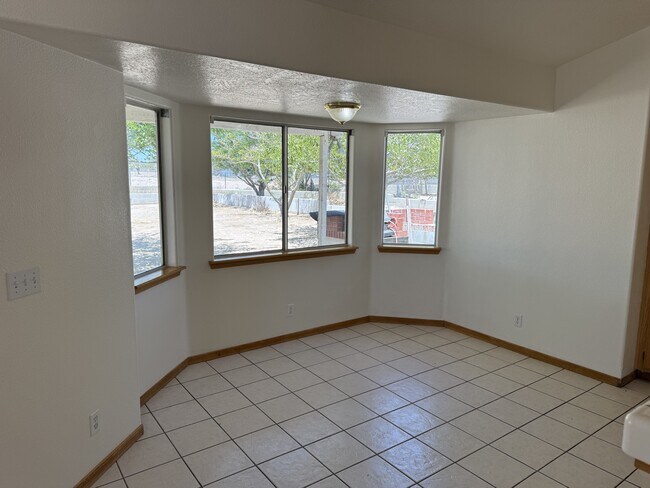 Foto del edificio - 9412 Hickory Ave
