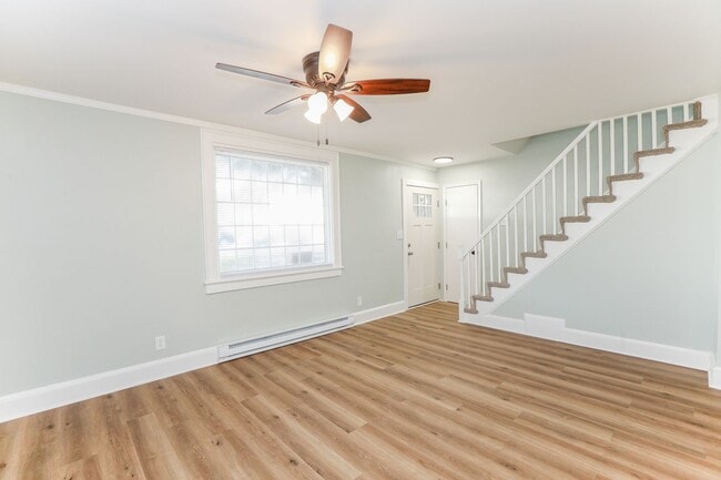 Building Photo - Charming Bungalow