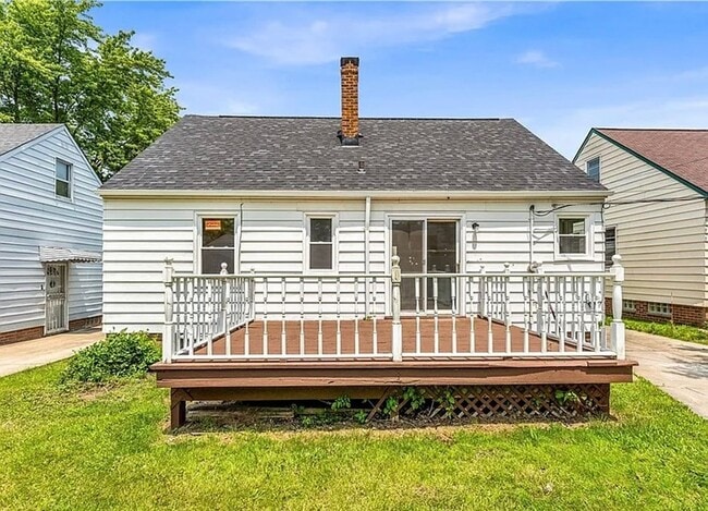 Building Photo - Update 3 Bed - Single Family