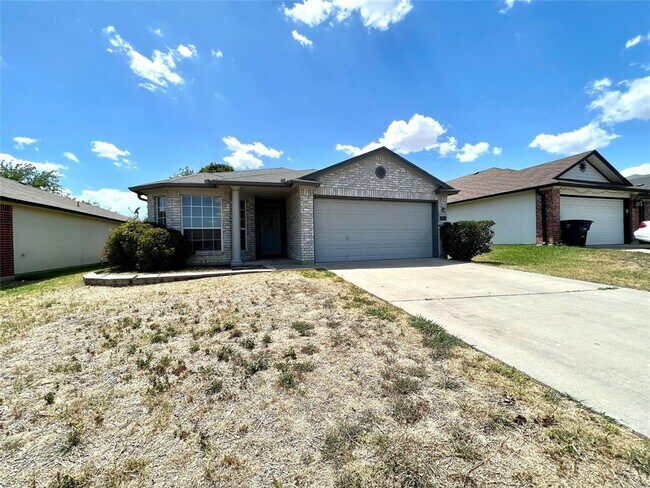 Building Photo - 1211 Saddle Dr