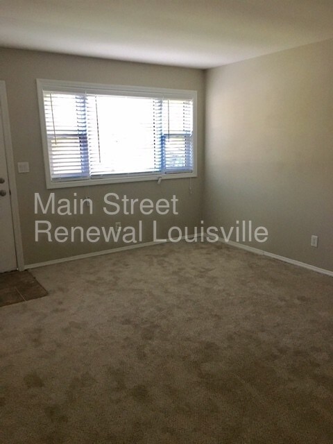 Building Photo - 806 Sinclair St