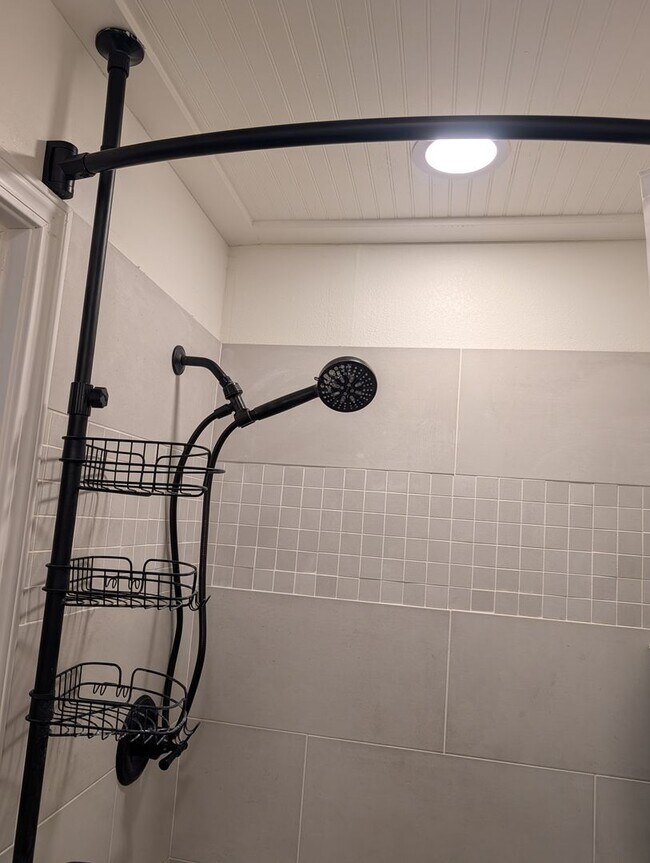 Foto del edificio - 181 Honeysuckle Ln