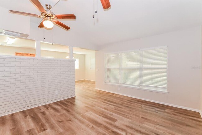 Foto del edificio - 3307 S Park Ave