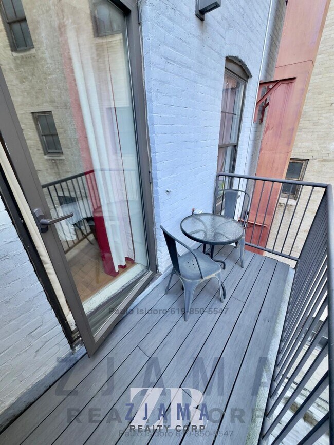 Foto del edificio - 72 Willoughby St
