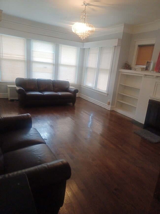 Foto del edificio - 7636 S Yates Blvd