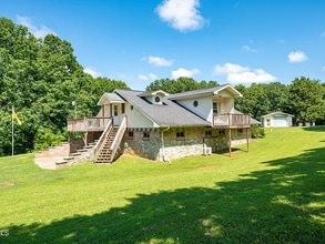 Building Photo - 121 Dee Runion Rd