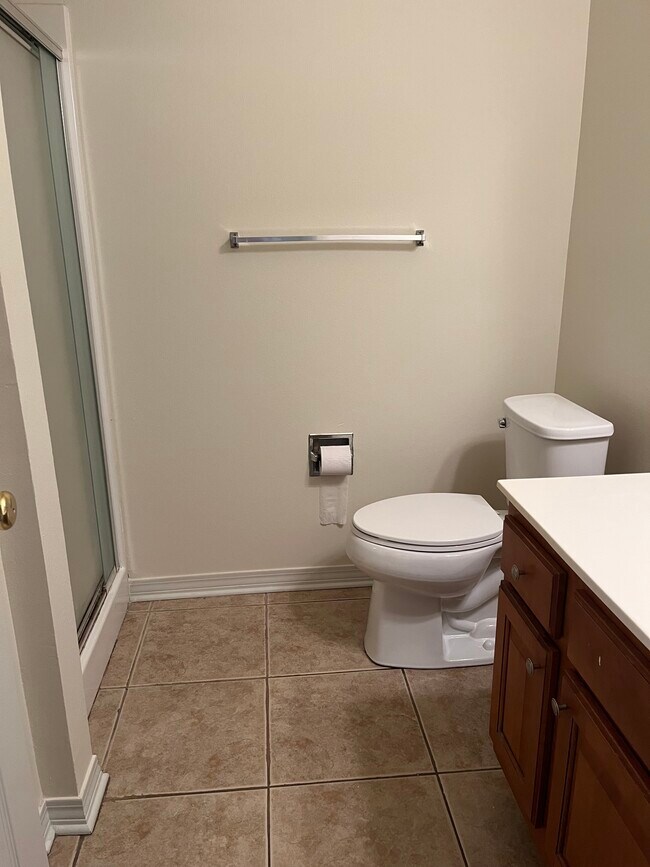 3/4 Bath with stack W/D - 2925 Kingman St