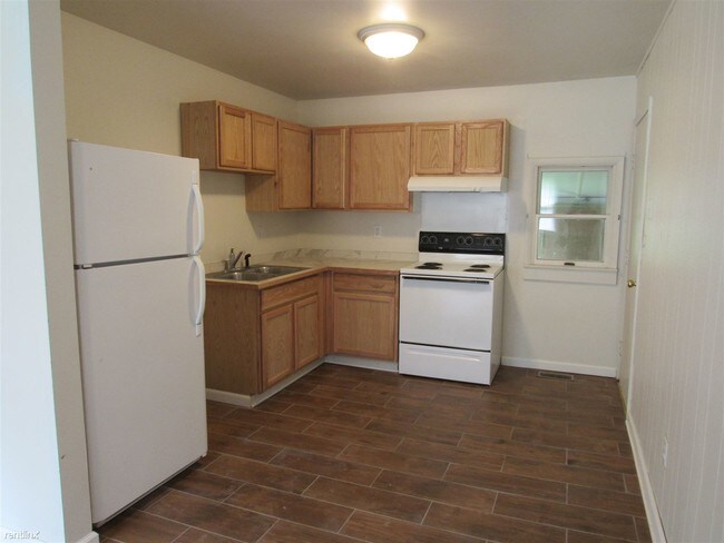 Building Photo - 2 br, 1 bath House - 2872 S Sandstone Rd