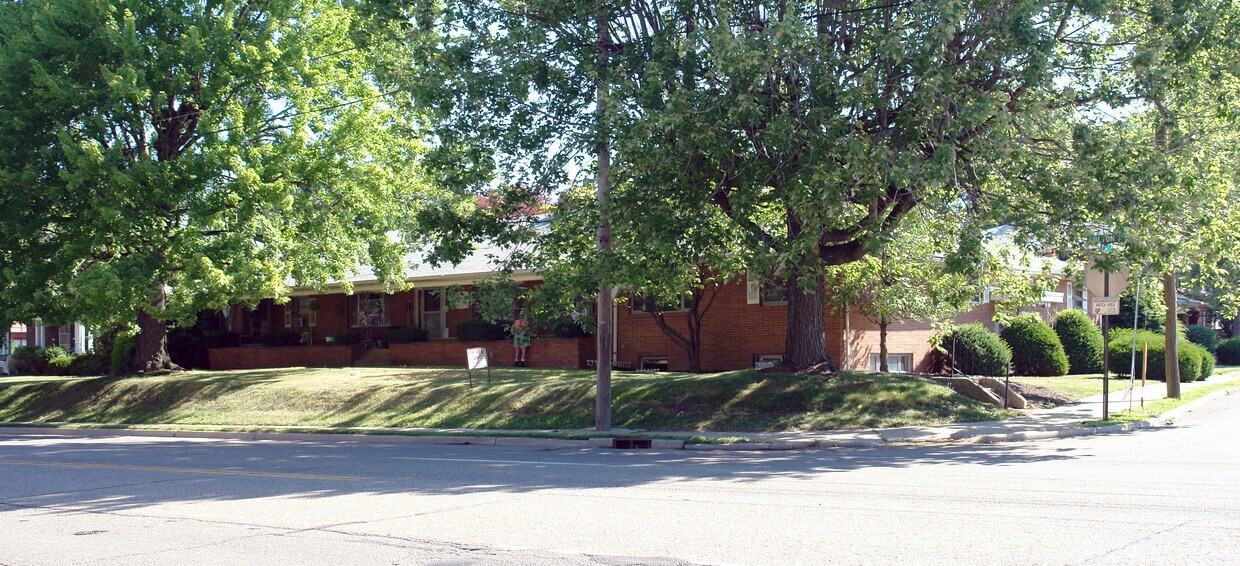 Foto del edificio - 2006 Fulton Rd NW