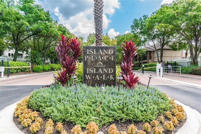 Foto del edificio - 905 Normandy Trace Rd
