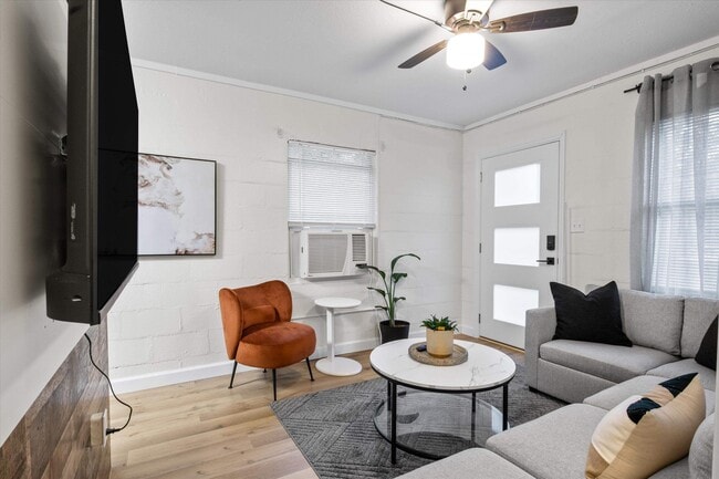 Foto del edificio - 762 Westcott St