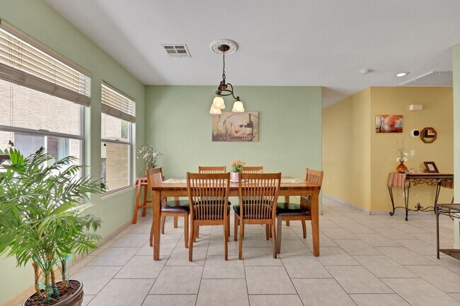 Foto del edificio - Southern Highlands 3 Bed 2 Bath Single-Story Home with Large Kitchen, Open Layout, Covered Patio