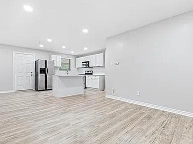 Building Photo - 8535 Westfield Dr