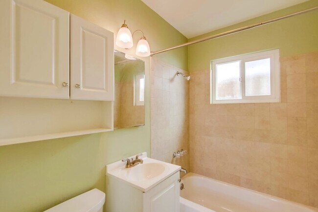 Bathroom - 3140 Collier Ave
