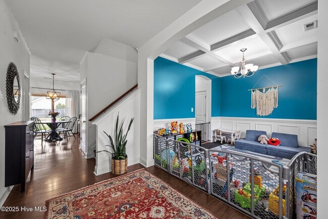 Building Photo - 300 Onyx Ct