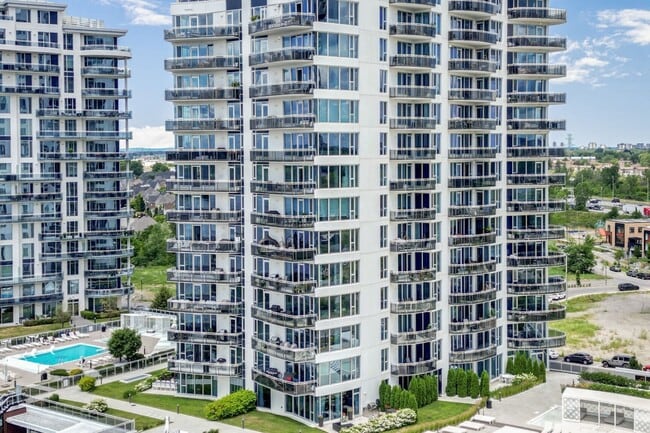 Building Photo - 255 Rue Étienne-Lavoie
