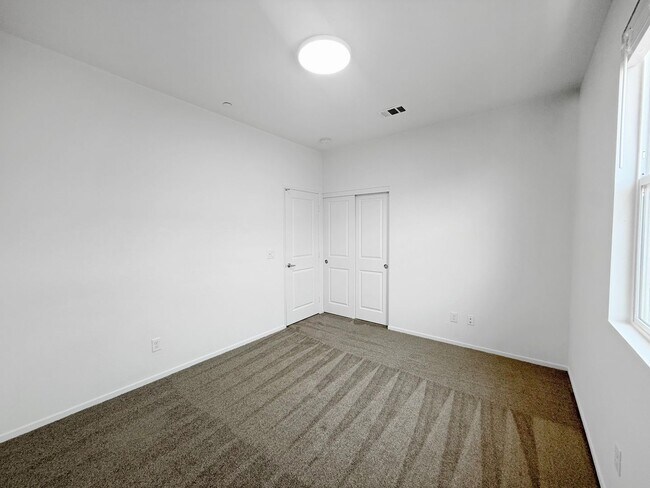 Building Photo - 1706 Santa Celine