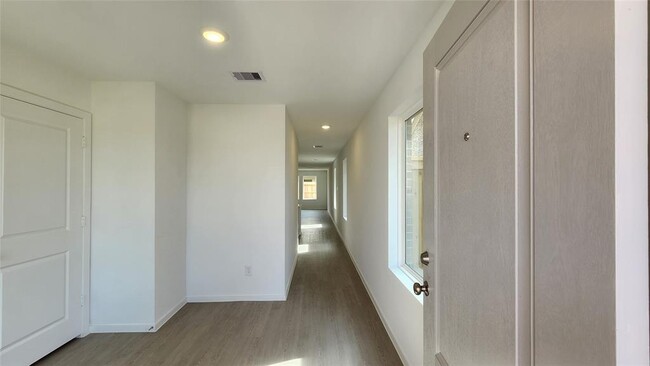 Building Photo - 28627 Texas Sparrow Ln
