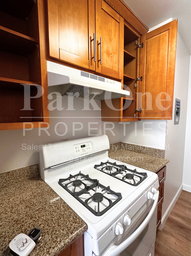 Foto del edificio - Charming Two-Level Condo