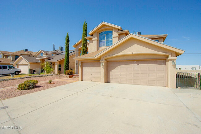 Building Photo - 695 Paseo del Mar Dr