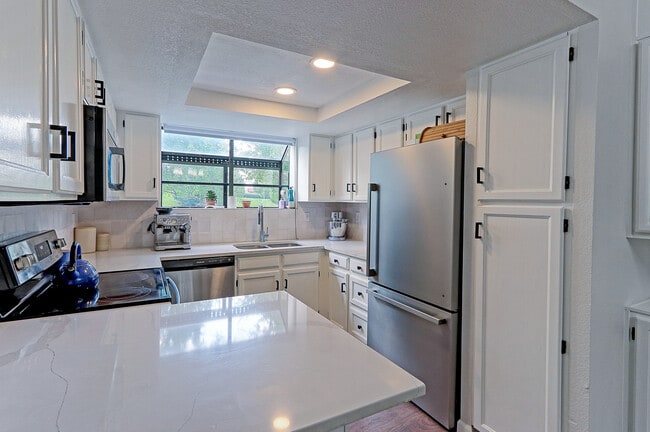 Building Photo - 5125 W 73rd Ave