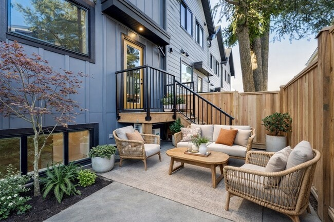 Building Photo - The Lorraine