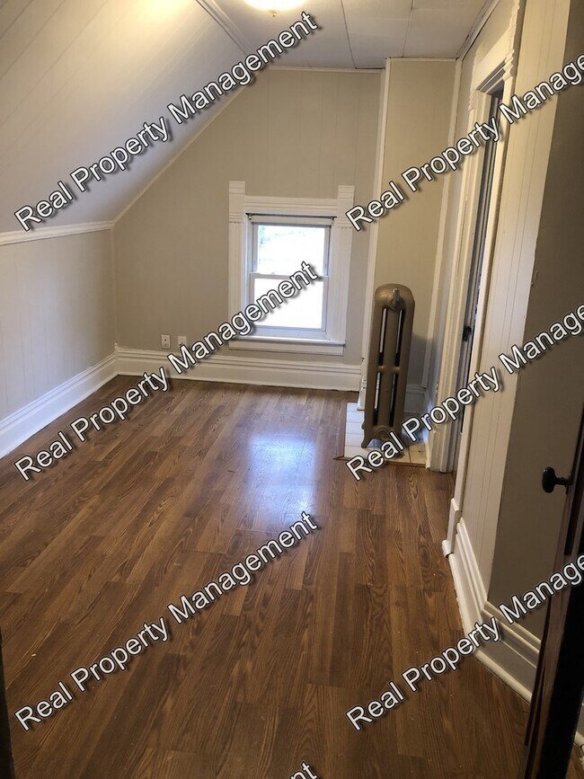 Foto del edificio - One Bedroom Second Floor