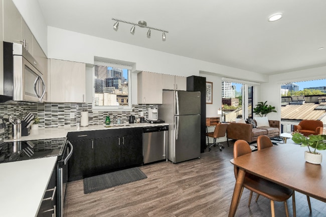 Building Photo - 80 South Main St