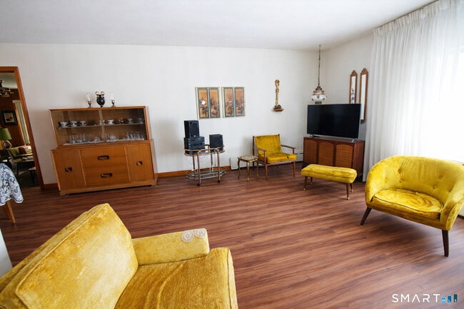 Foto del edificio - 30 Day Spring Ave