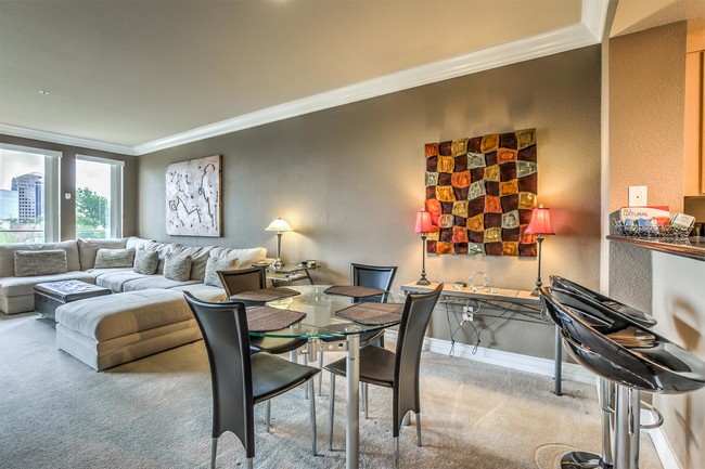 Building Photo - 230 E Flamingo Rd