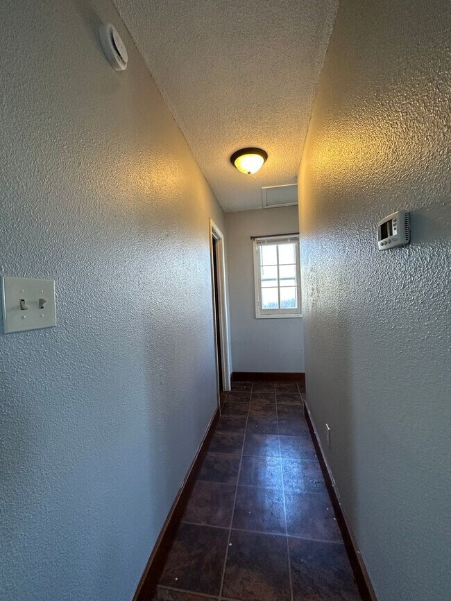 Building Photo - 1 Bedroom 1 Bath House