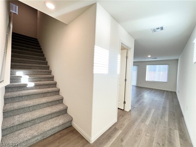 Building Photo - 2625 Dahlia Fls Ave