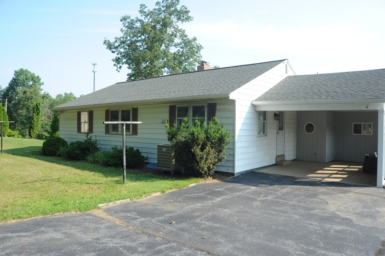 Primary Photo - 308 N Nyes Rd