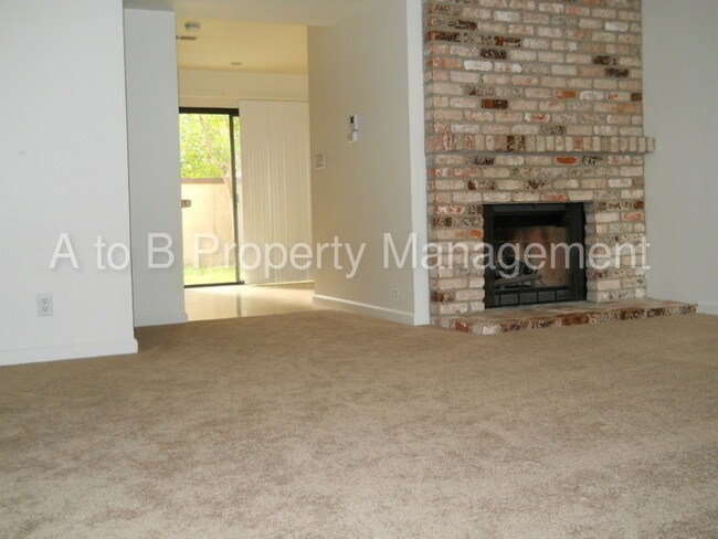 Building Photo - 4444 Del Valle Pky