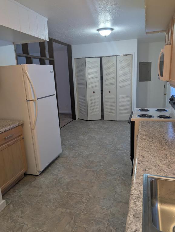 Foto del edificio - 145 E Paras Hill Dr