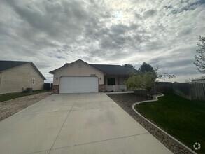 Building Photo - 24380 Kremmwood Dr