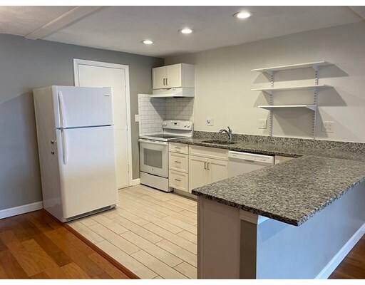 Building Photo - 200 Governors Dr